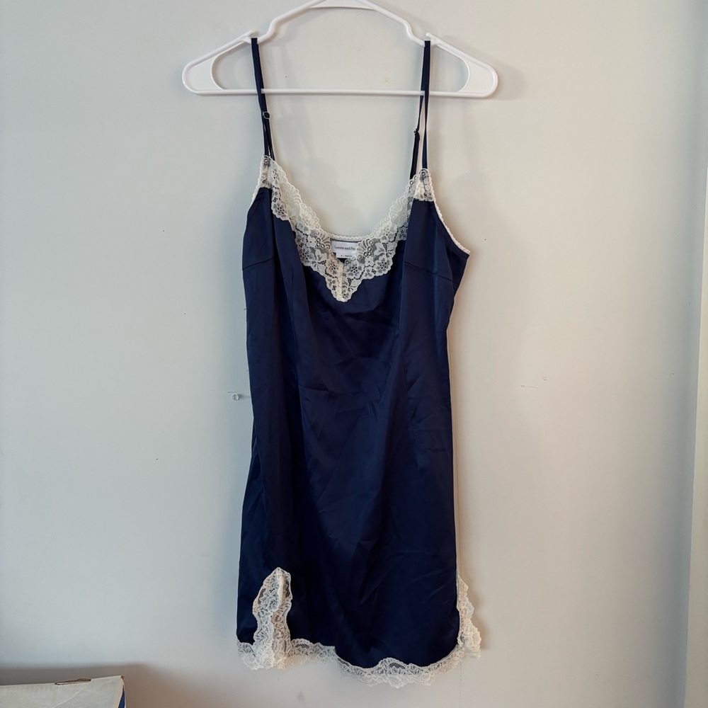lovers and friends navy blue & white silk satin with lace trim v neck mini dress